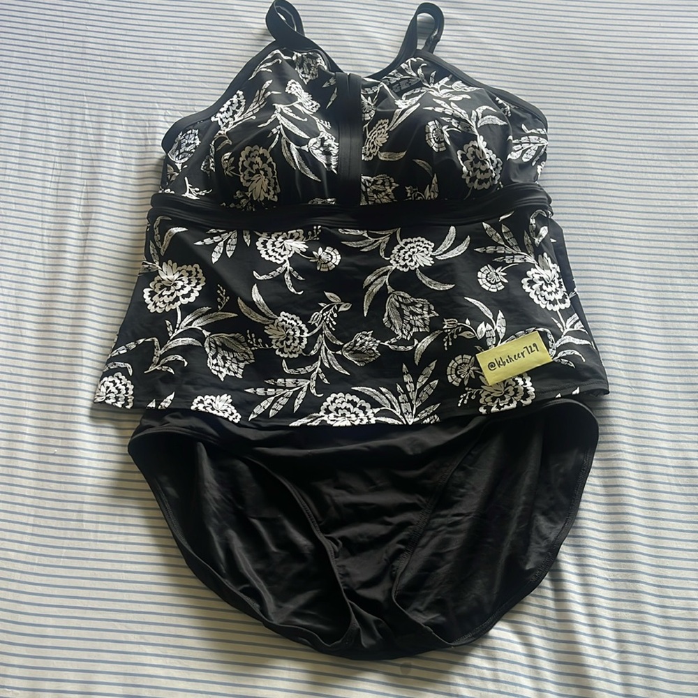 lands end black and white flower suimsuit top and bottom set